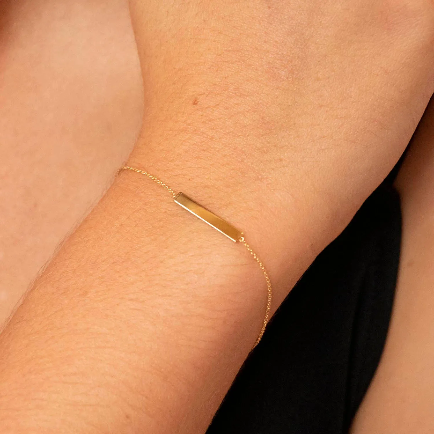 9K Gold Horizontal-Bar Bracelet - 1.29.4602