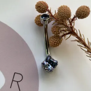 Anatometal Princess-Cut Navel Curve
