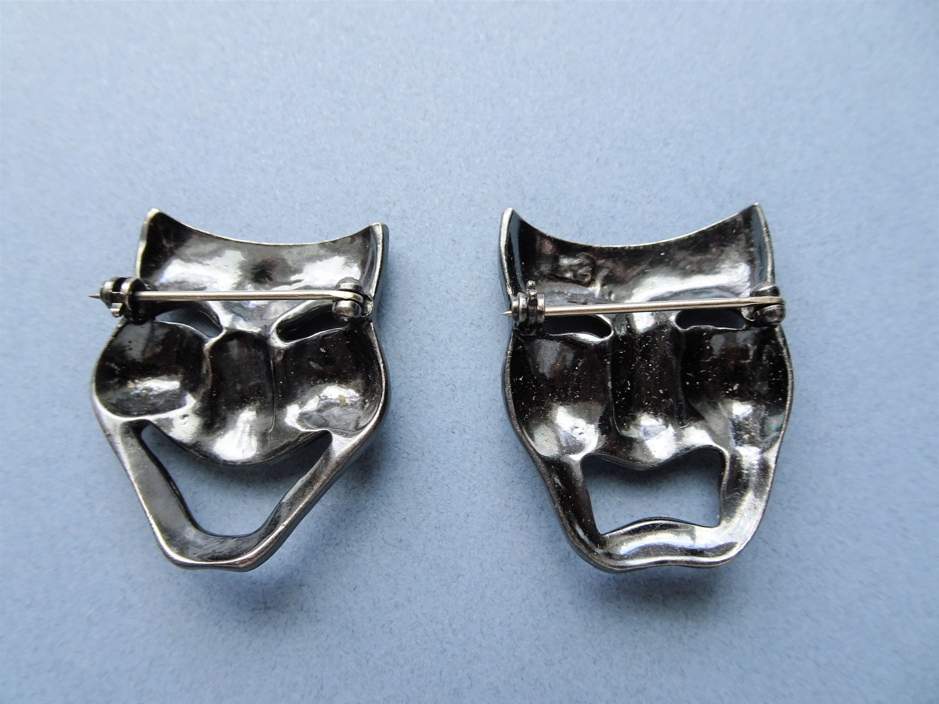 ART DECO Silver Theatre Mask Pins,Comedy Tragedy Mask brooches,Drama Mask Pins,Tragedy Comedy Pins,Collectible Vintage Jewelry