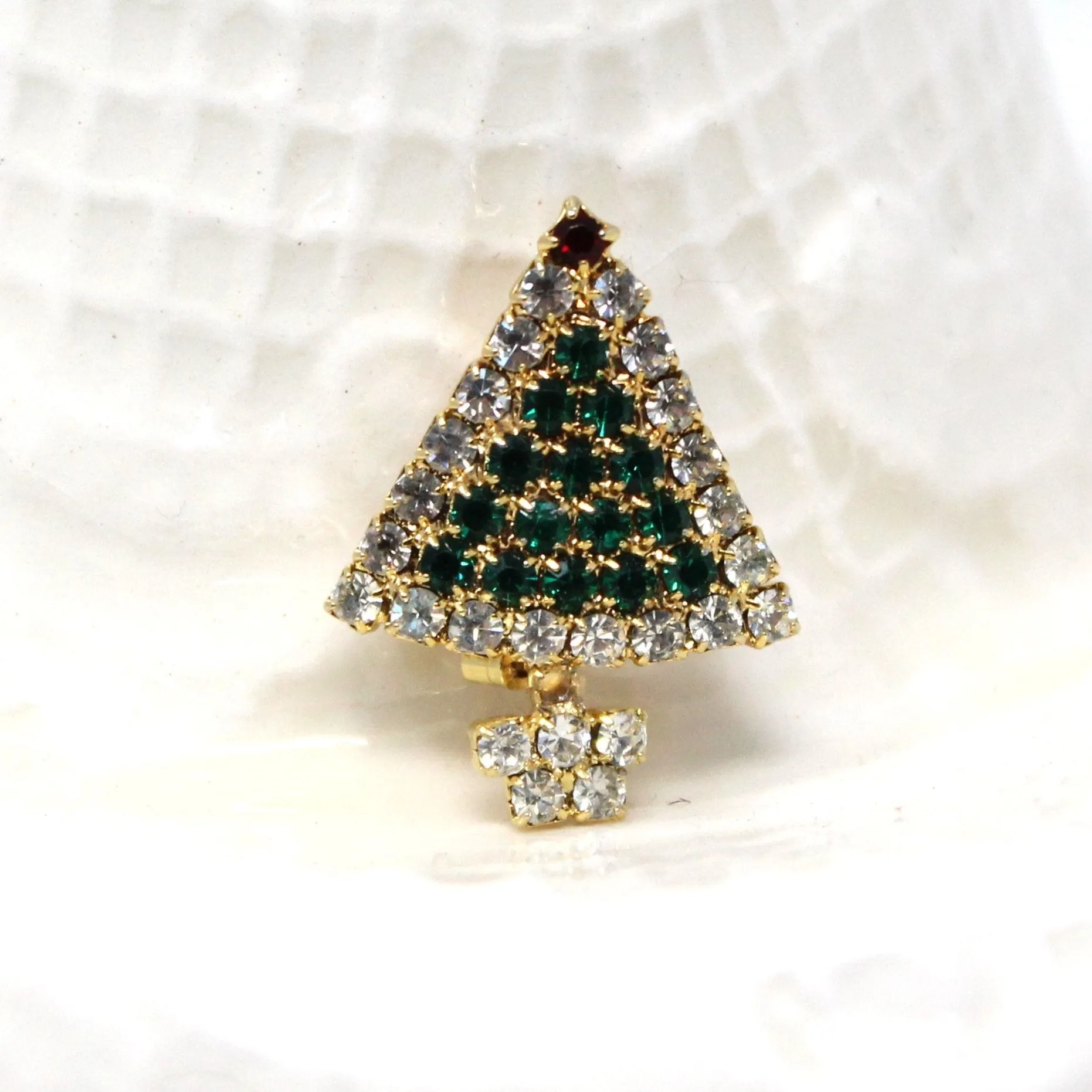 Brooch / Pin, Christmas Tree, Green, Red & Clear Rhinestones, Vintage