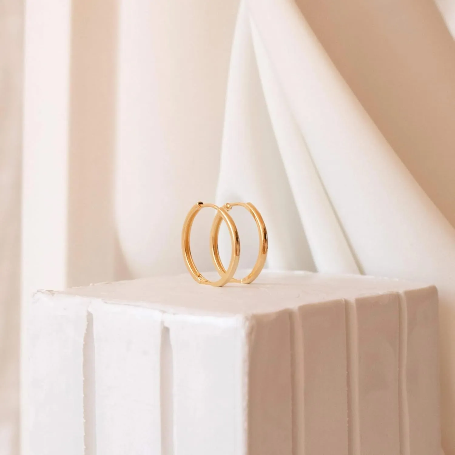 CAITLYNMINIMALIST 18K Gold Plated Sterling Silver Classic Thin Dainty Hypoallergenic Lightweight Stackable Trendy Hoop Earrings for Women
