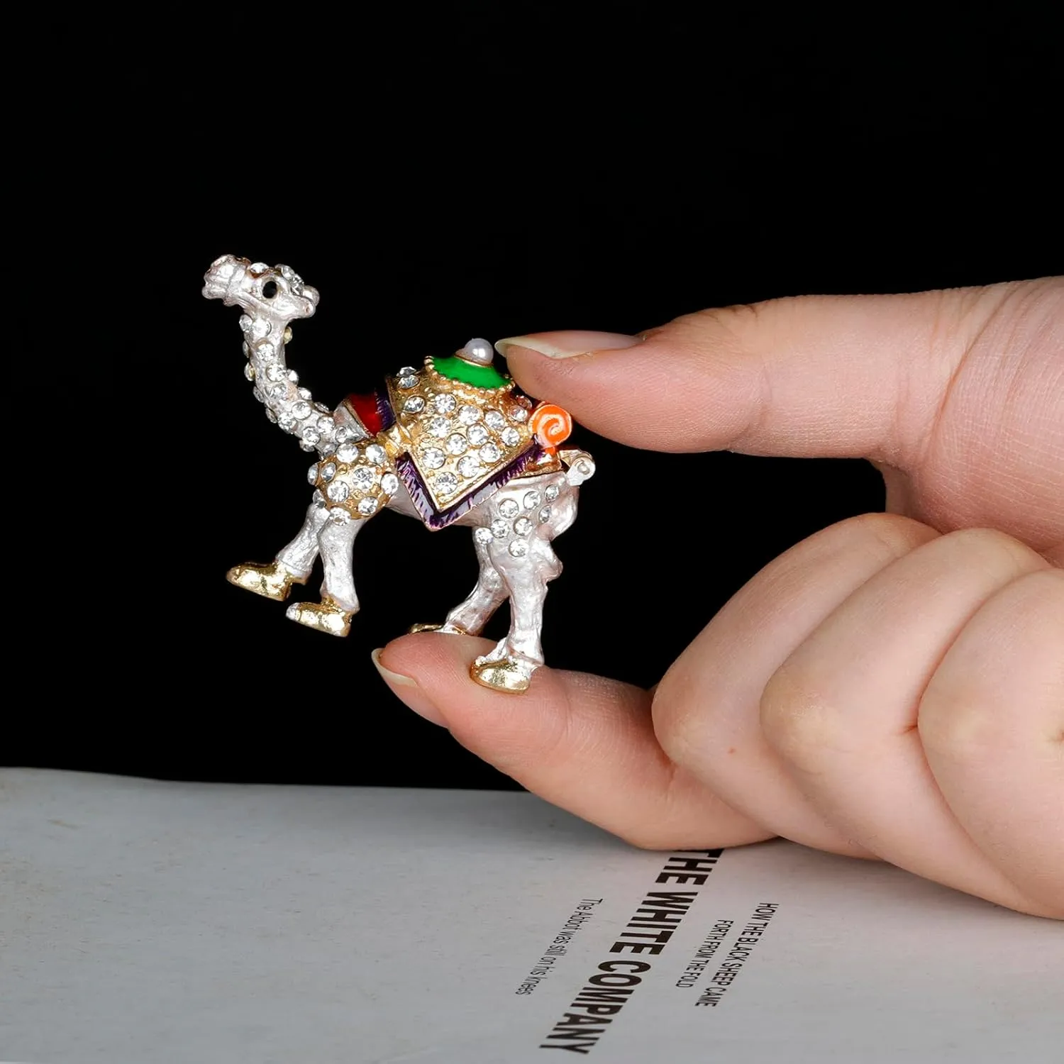 Camel Figurine Jewelry Box Adorned with Enameled Crystal Rhinestones - Collectible Dubai Souvenirs Gift with Arabic Decor, for Women and Girls - Home Dresser Decor and Organizing Rings and Earrings