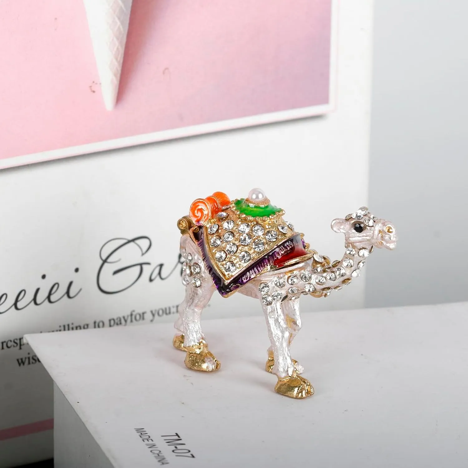 Camel Figurine Jewelry Box Adorned with Enameled Crystal Rhinestones - Collectible Dubai Souvenirs Gift with Arabic Decor, for Women and Girls - Home Dresser Decor and Organizing Rings and Earrings