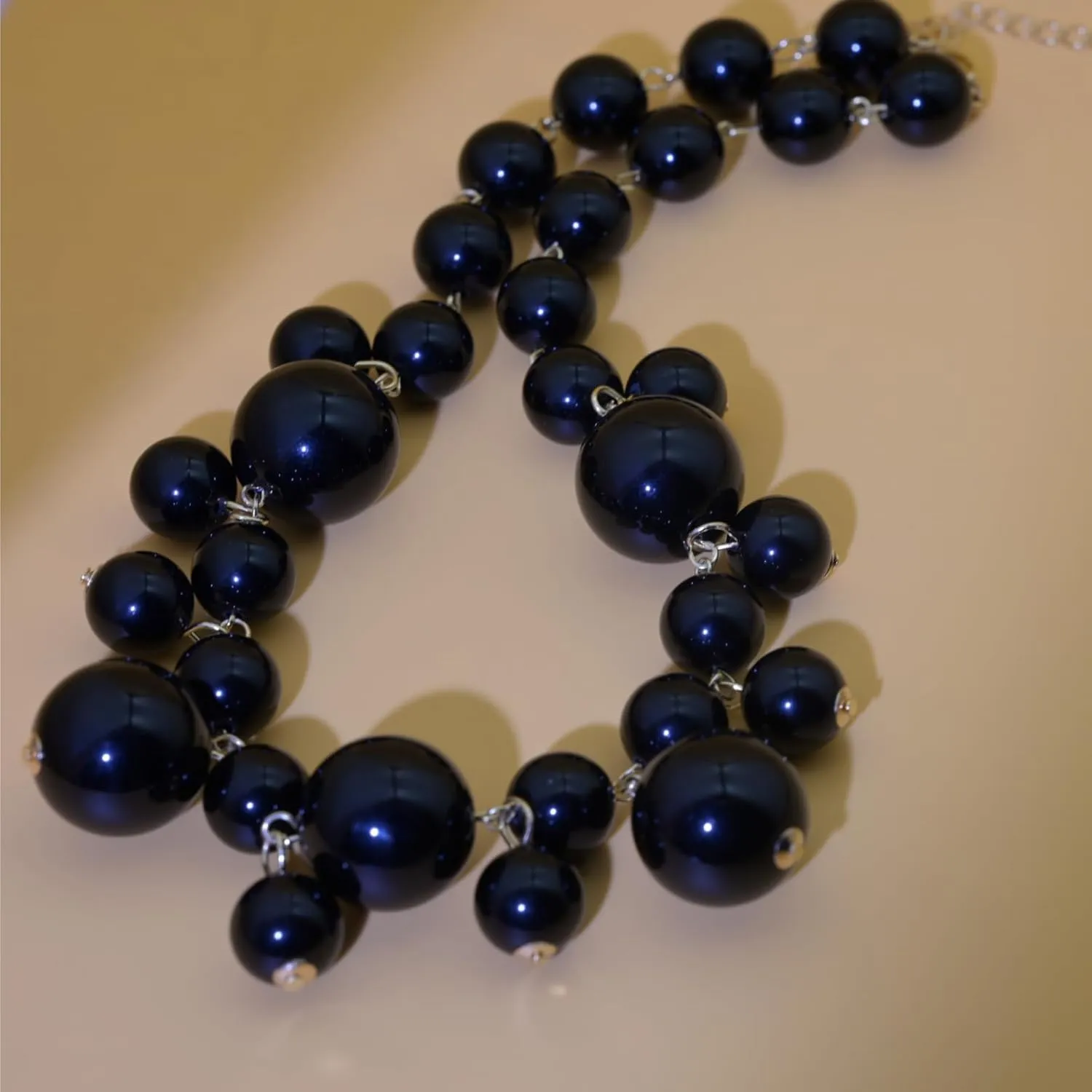 Chunky Pearl necklace for Women Trendy Imitation Pearl Necklace for Women and Men Multi Strand Colorful Plated Beaded Necklace Set