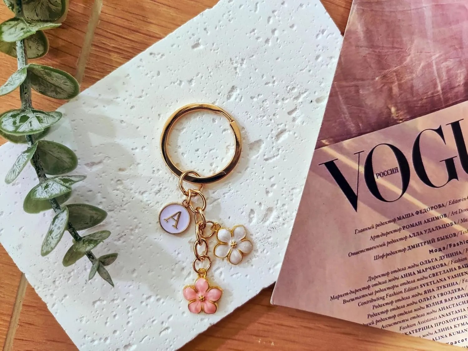 Cute Flower Initial Letter Keychain Bag Charms Keyring Aesthetic Accessories Purse Hangbags Backpacks for Women