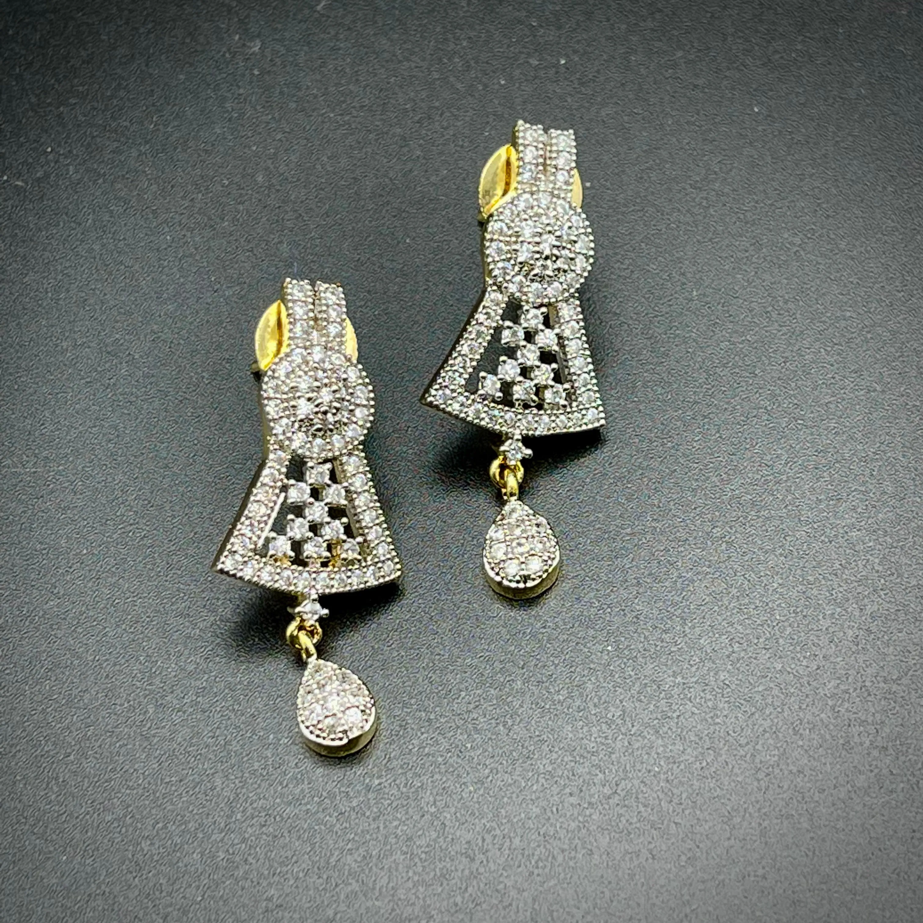 Diamond alike Rhodium Polish AD Zircon (CZ) pendant set
