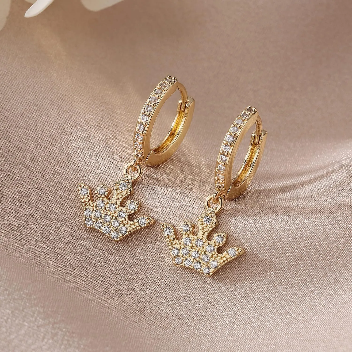 DS Huggie hoop earrings for women,14K Gold Plated Dainty Minimalist Drop Dangle Pierced cartilage earlobe Earrings Classic Zircon Small Hoop Earrings Jewelry Gift for Wife Mom