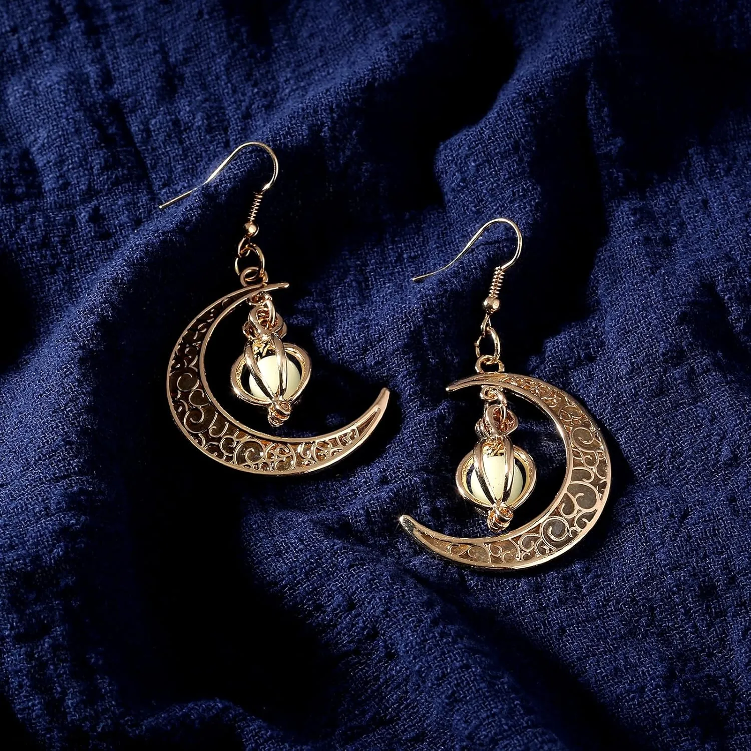 EEQQBZ Glow in The Dark Silver Crescent Moon Earrings - Glowing Blue Moon Charm - Magical Fantasy Fairy Glowing Earrings - Glow Jewelry