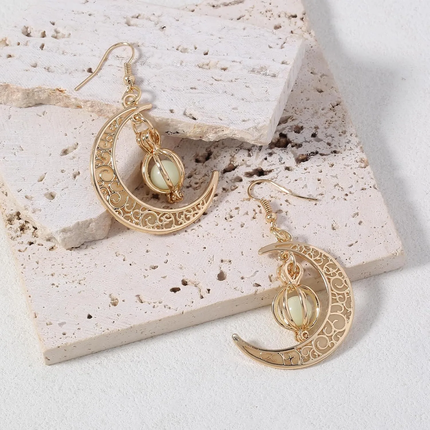 EEQQBZ Glow in The Dark Silver Crescent Moon Earrings - Glowing Blue Moon Charm - Magical Fantasy Fairy Glowing Earrings - Glow Jewelry