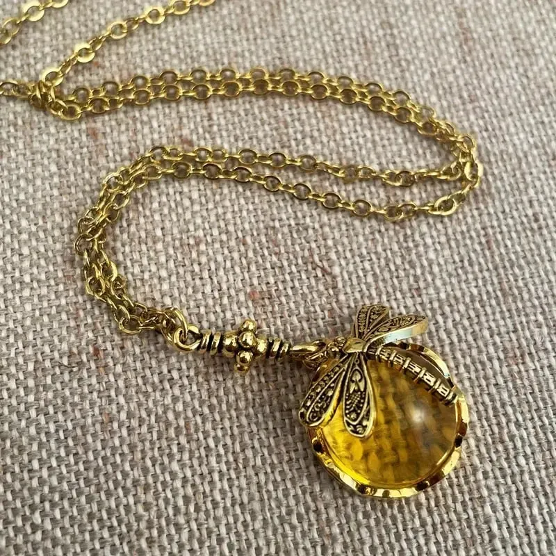 Enthralling Dragonfly Pendant Necklace