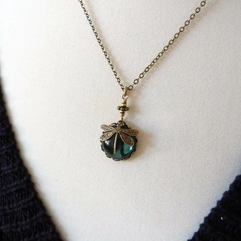 Enthralling Dragonfly Pendant Necklace