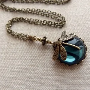 Enthralling Dragonfly Pendant Necklace