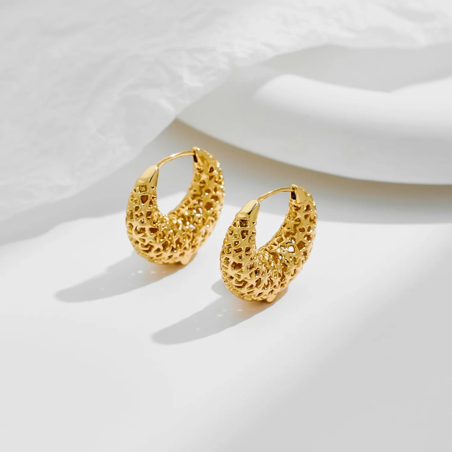 Gold Hoop Earrings for Women Chunky Minimalist Geometric Huggie Hoop Earrings Dainty Thick Y2K Preppy Earrings