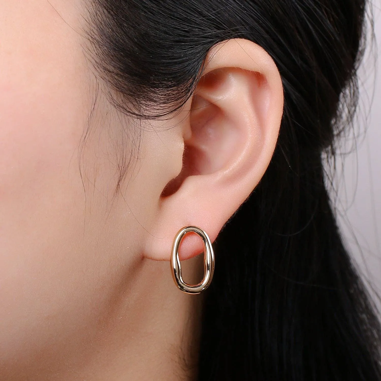Gold Round Open Stud Earrings