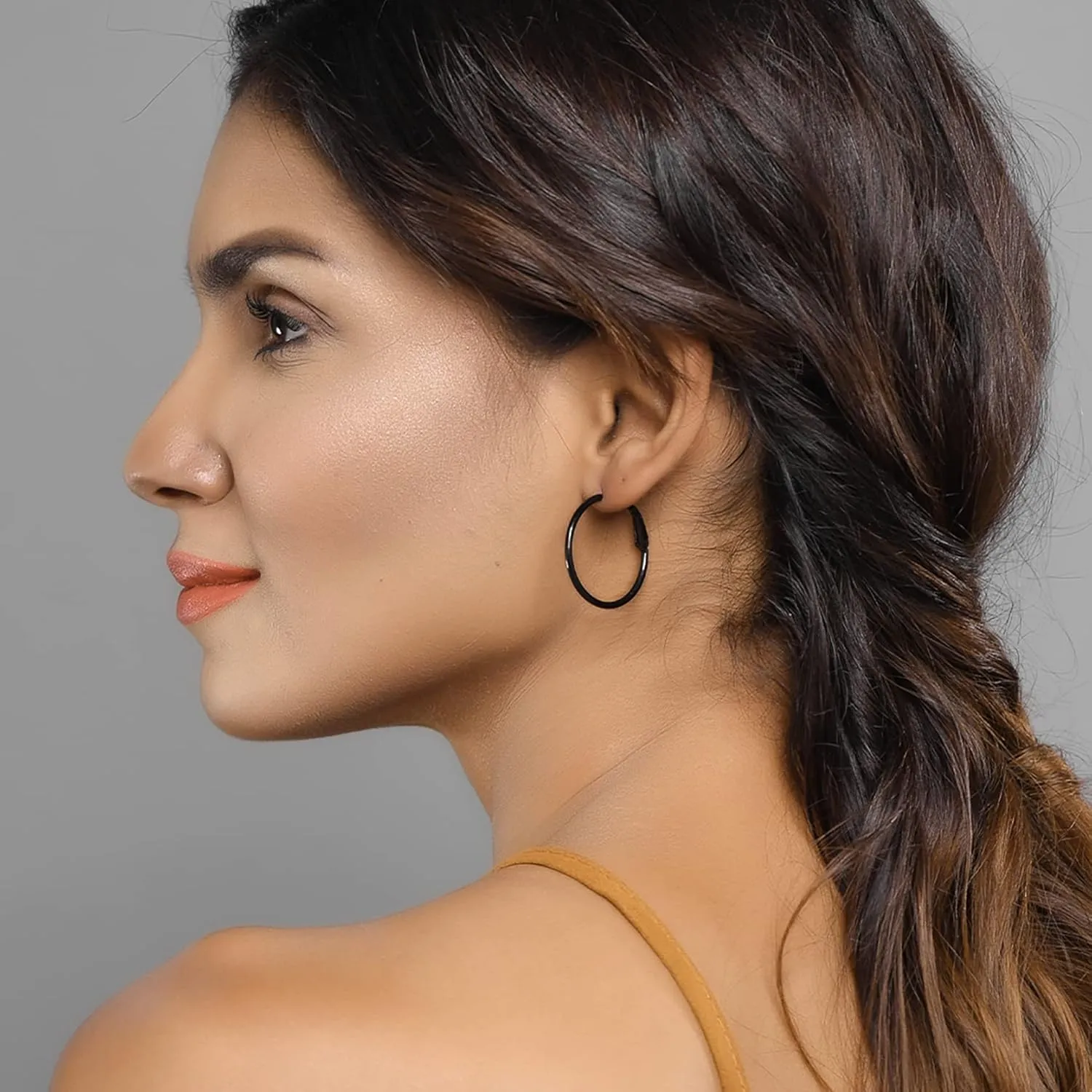 GoldChic Jewelry 1Pair/3 Pairs Classic Medium/Big Round Loop Hoop Earrings, Lightweight Hoop Earrings in Gold/Black/Silver Tone for Women Hypoallergenic Earrings (20/30/40/50/60/70/80/100mm)