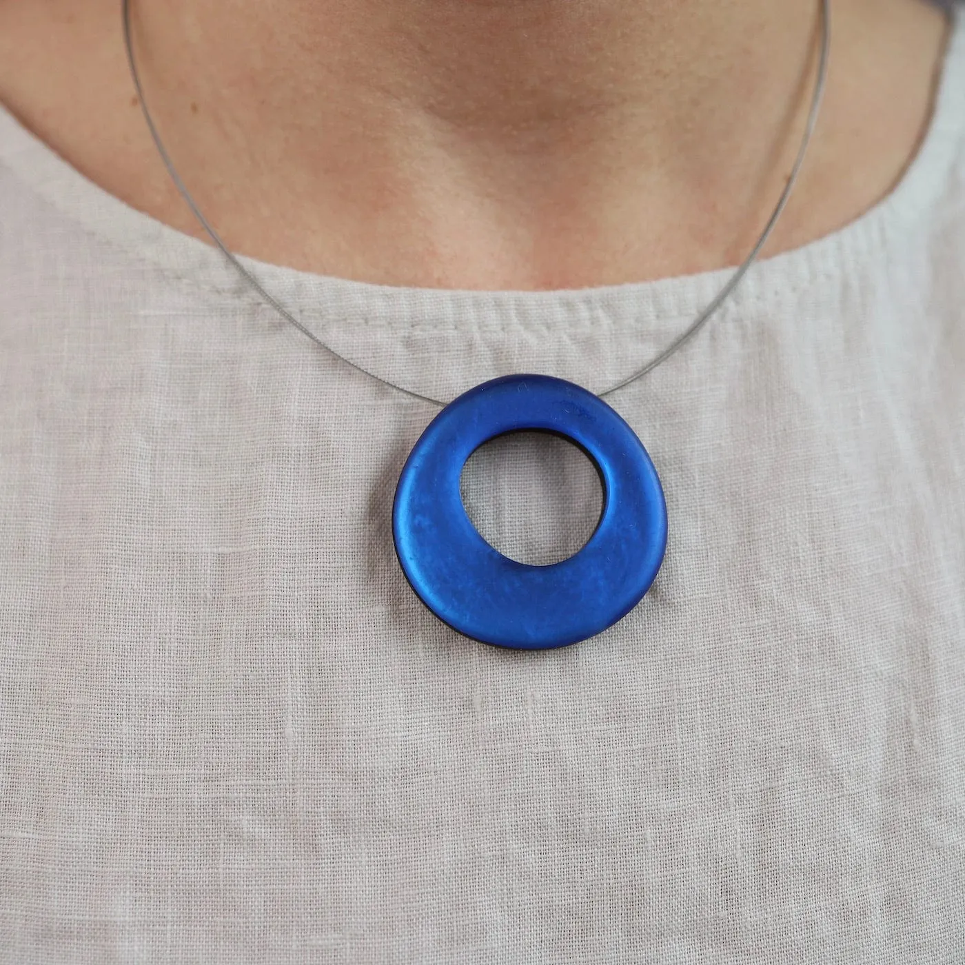 Navy Hollow Circle Pendant