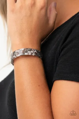 Paparazzi Bracelet ~ Its Getting HAUTE In Here - Black