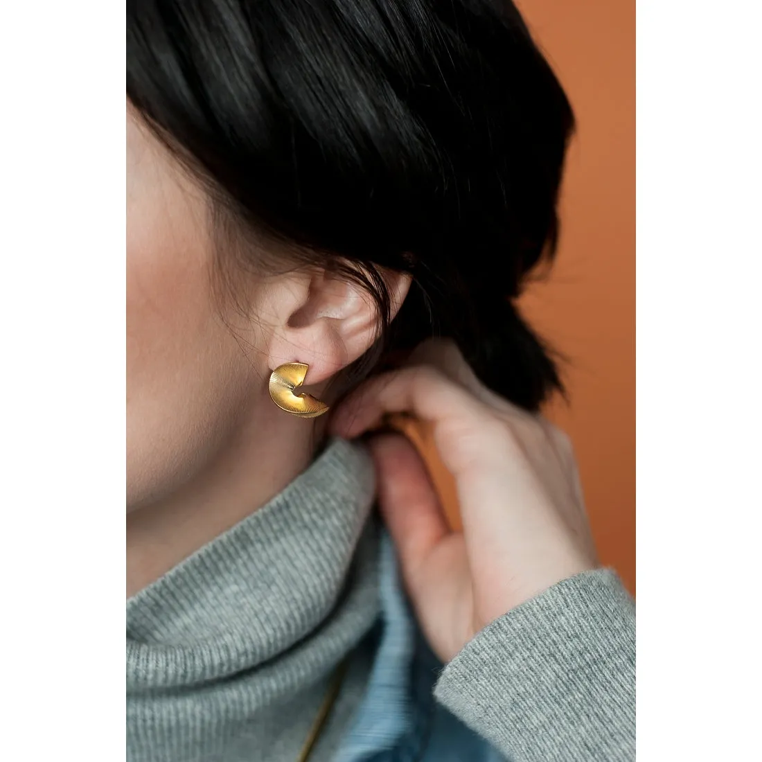 Ribbon Studs