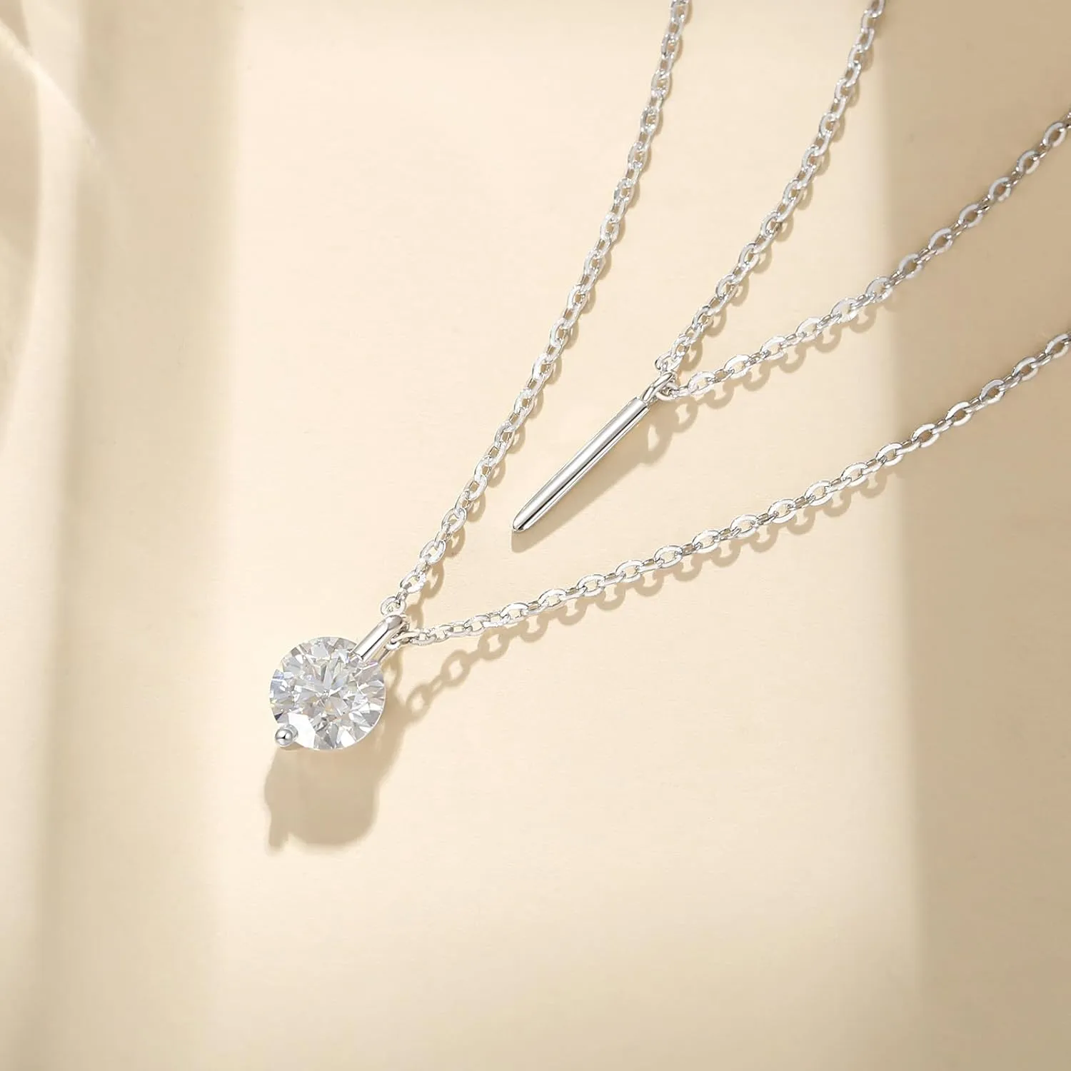 Round Cut Moissanite Pendant Necklace For Women 18 k White Gold 925 Sterling Silver Simplified Design Necklace