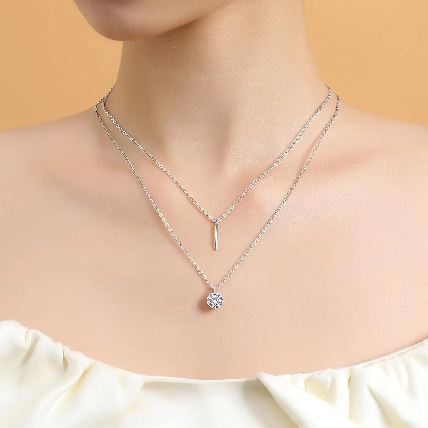 Round Cut Moissanite Pendant Necklace For Women 18 k White Gold 925 Sterling Silver Simplified Design Necklace