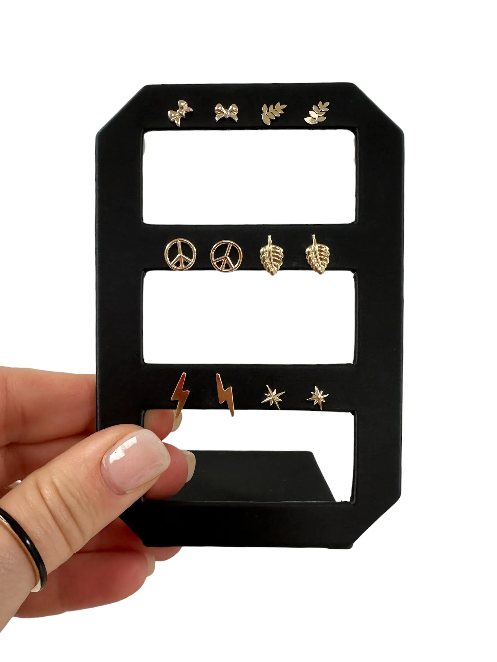 Shiny leaf stud earrings